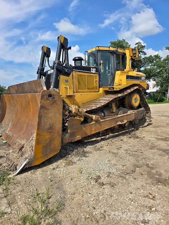 CAT D8R Buldožeri gusjeničari