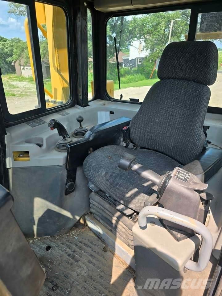 CAT D8R Buldožeri gusjeničari