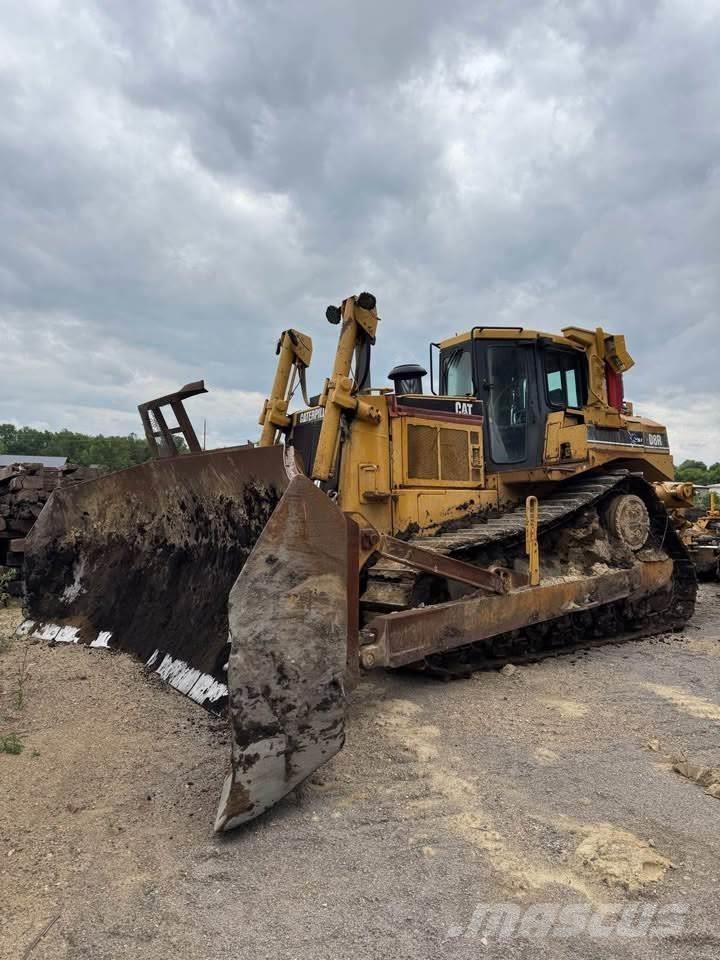 CAT D8R Buldožeri gusjeničari