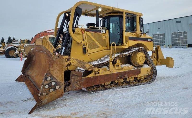 CAT D8T Buldožeri gusjeničari