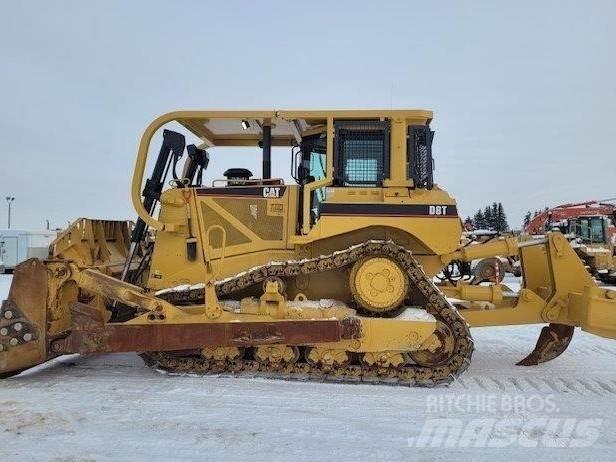 CAT D8T Buldožeri gusjeničari