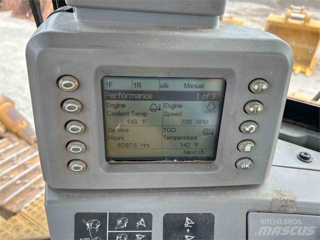 CAT D8T Buldožeri gusjeničari