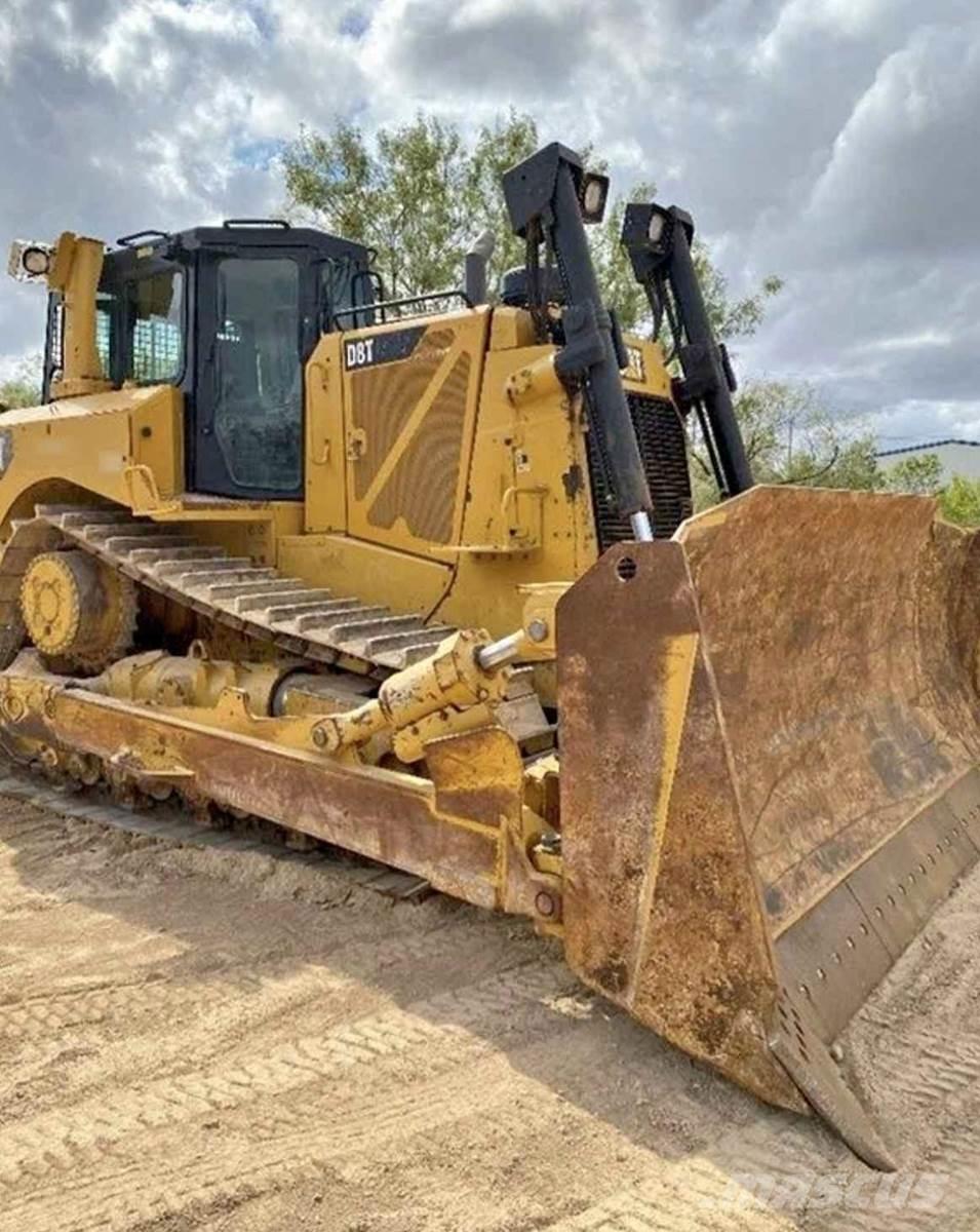 CAT D8T Buldožeri gusjeničari
