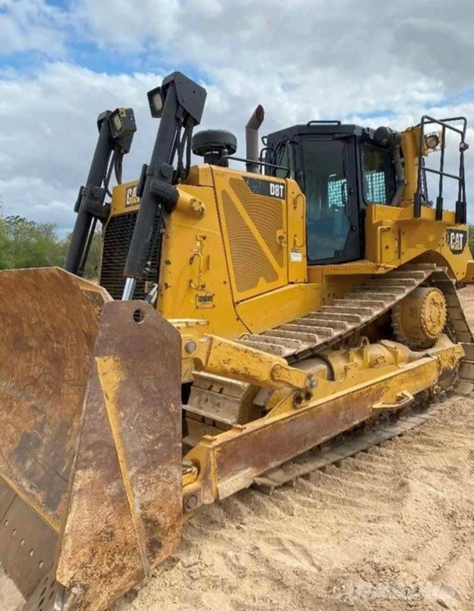 CAT D8T Buldožeri gusjeničari