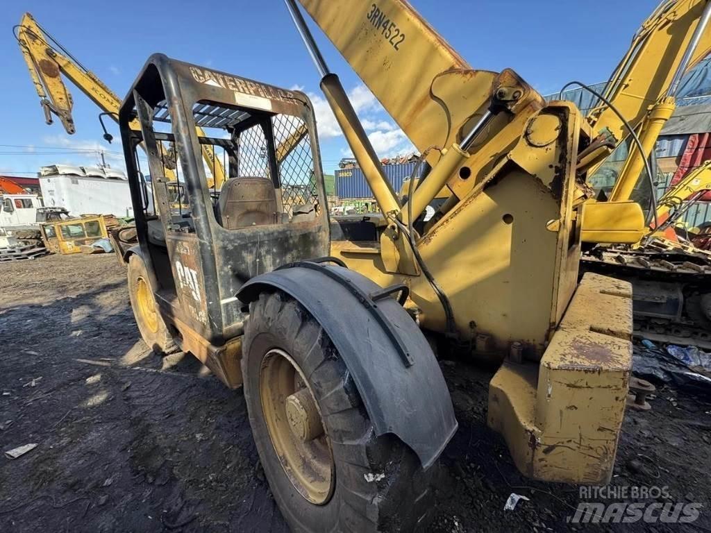 CAT TH83 Teleskopski viličari