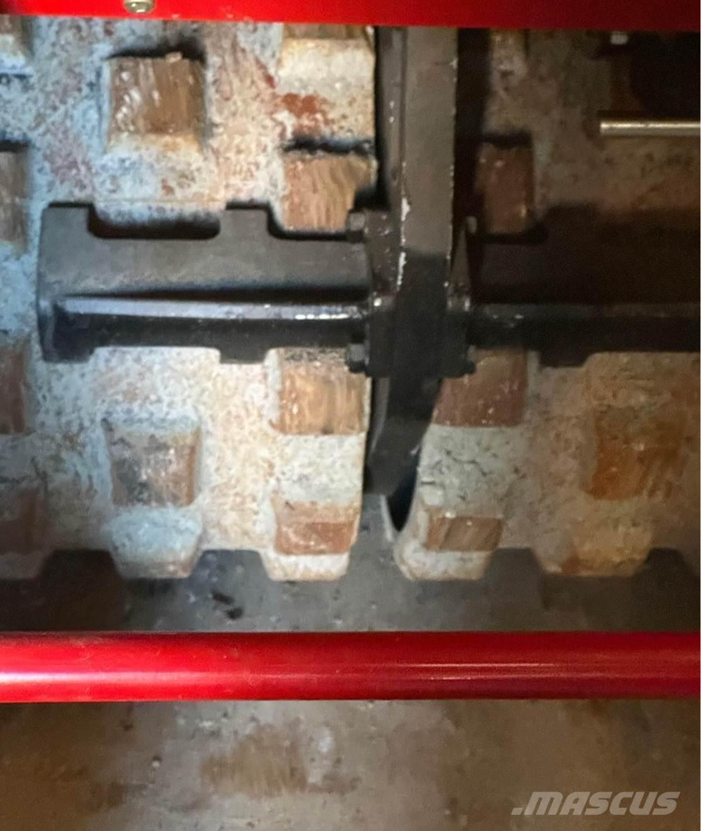  CP TR630 Vučni vibracioni valjci