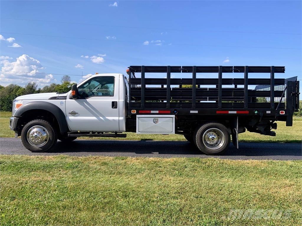 Ford 550 Kamioni za transport stoke
