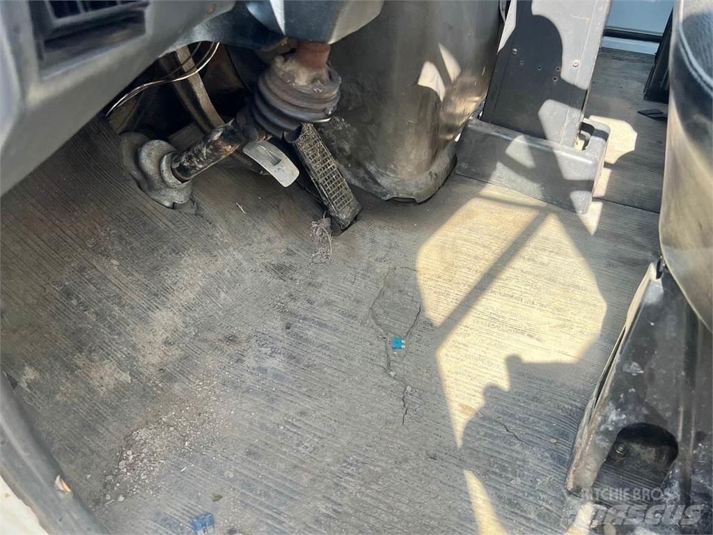 Ford L800 Kombiji / vakuumski kamioni