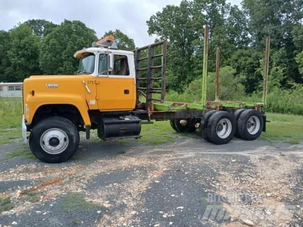 Ford L8000 Kamioni za drva