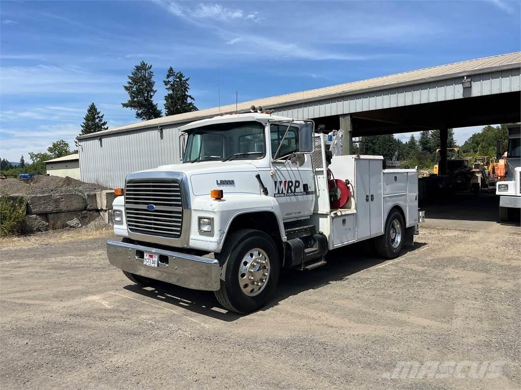 Ford L8000 Komunalna vozila