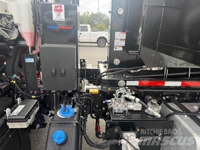 Isuzu FTR Rol kiper kamioni s kukama za dizanje