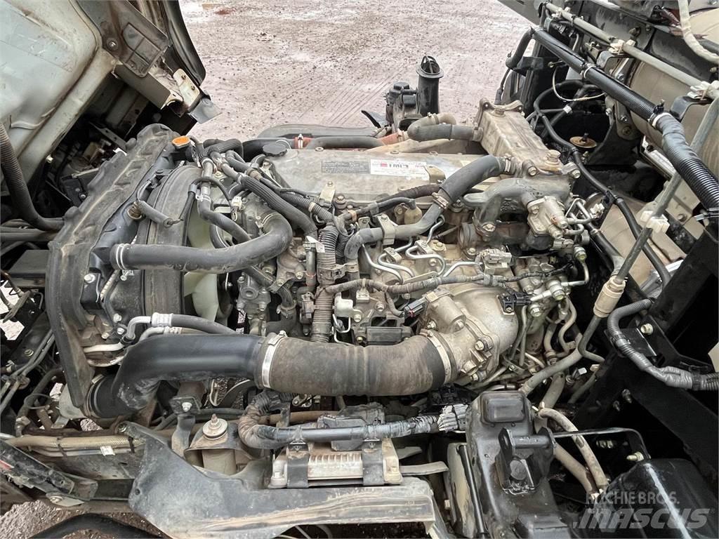 Isuzu NPR Strojevi za metenje