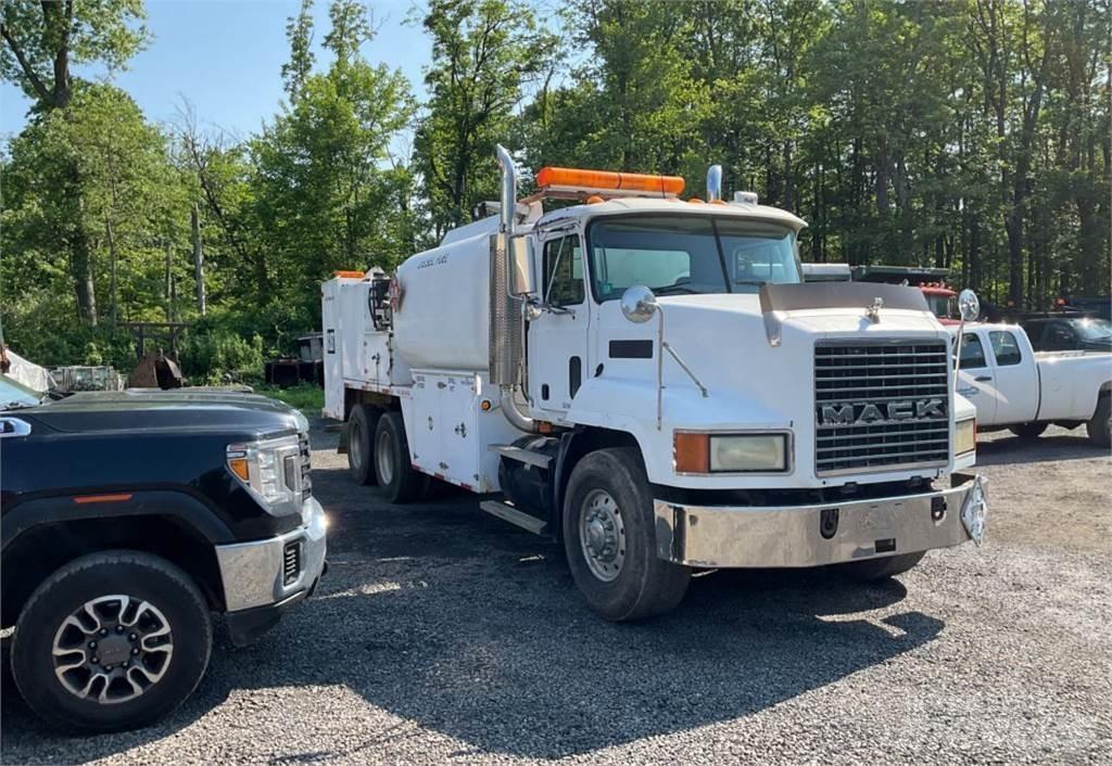 Mack CH613 Kamioni cisterne