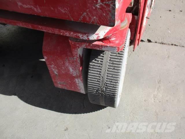 MEC 1330SE Škaraste platforme