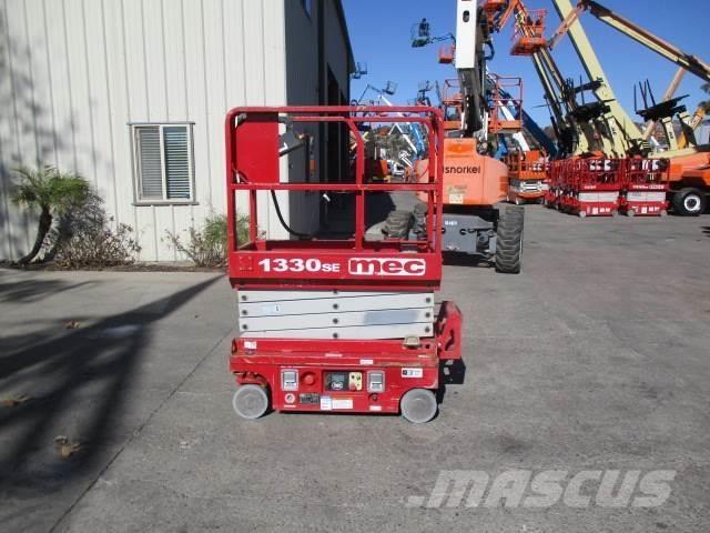 MEC 1330SE Škaraste platforme