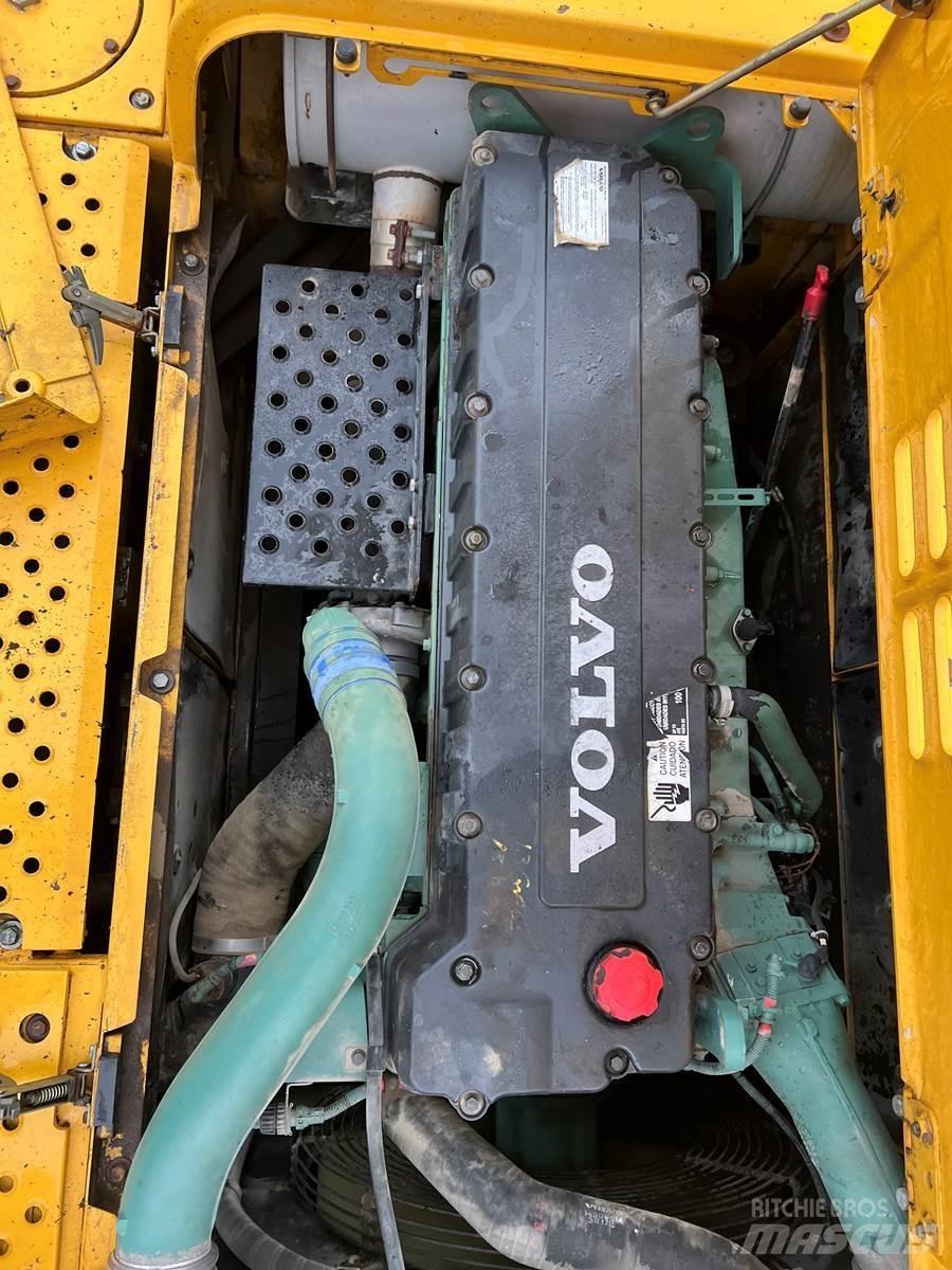 Volvo 460 Bageri gusjeničari
