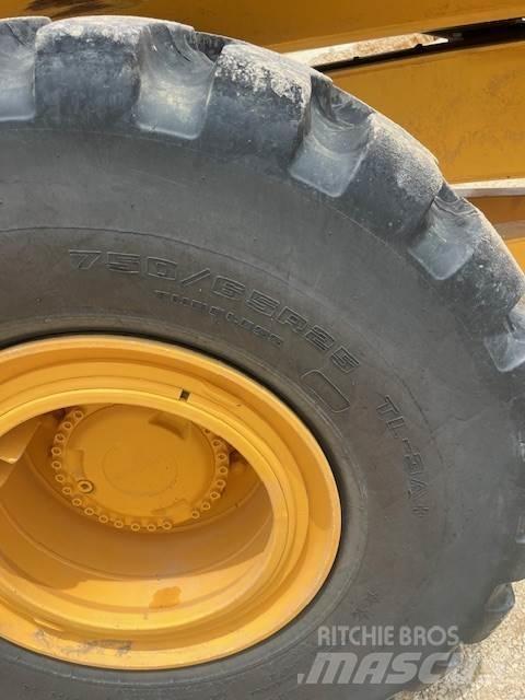 Volvo A25G Zglobni demperi