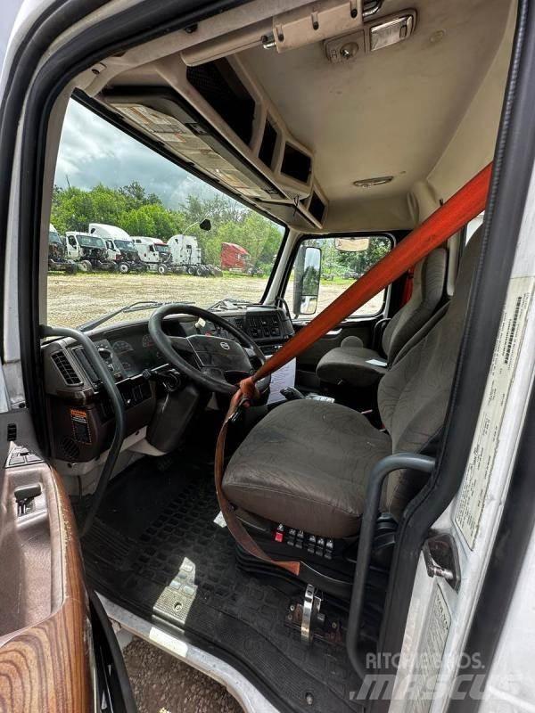 Volvo VNL Transport – ostalo