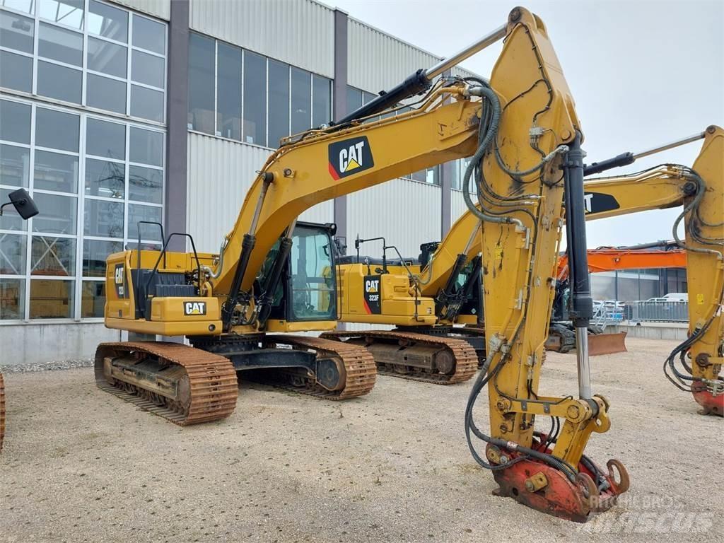 CAT 323 Bageri gusjeničari