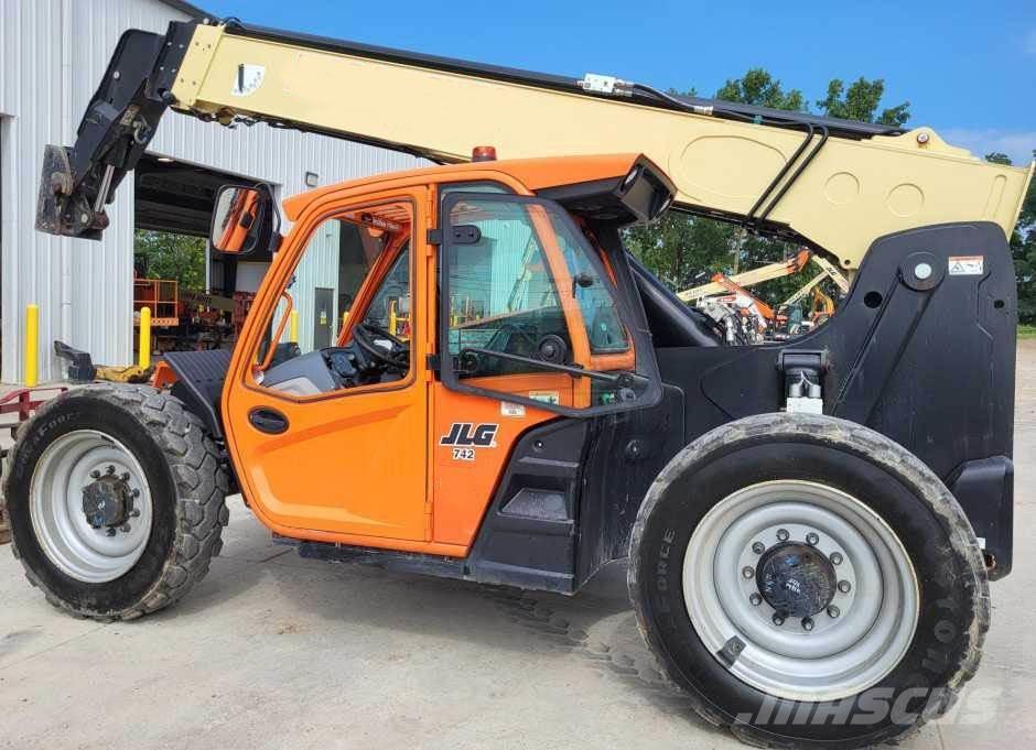JLG 742 Teleskopski viličari