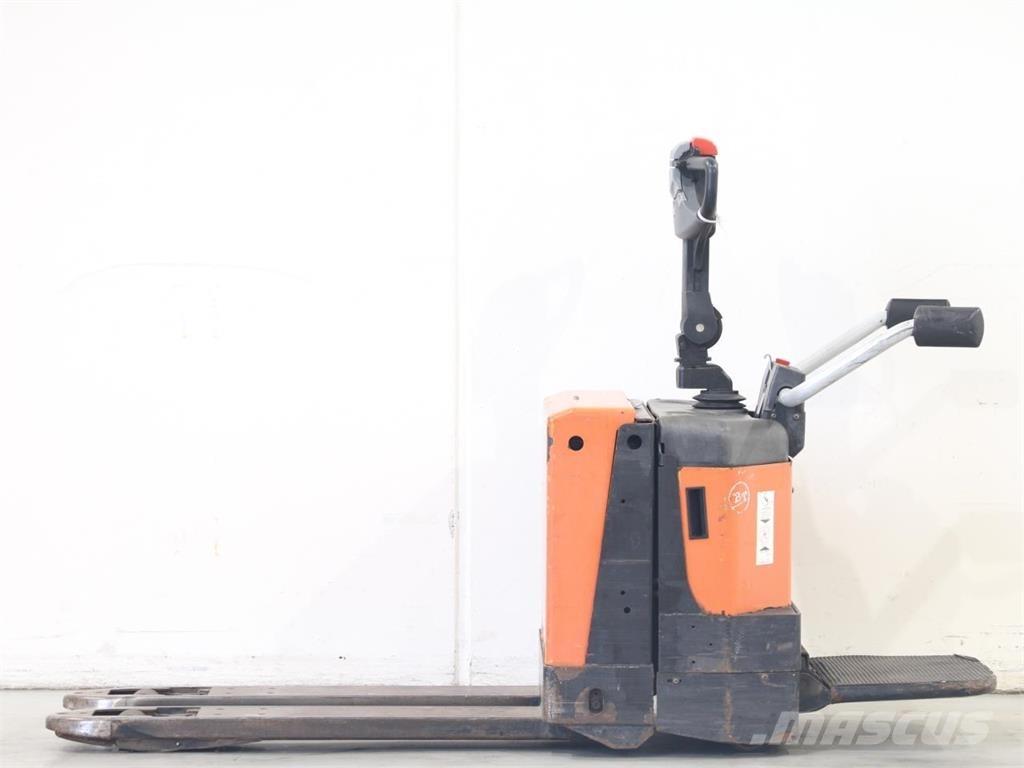 BT LPE200/8 Ručni električni viličar