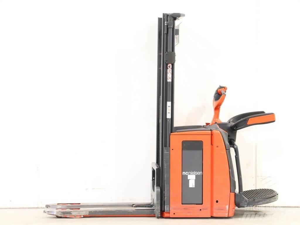 Linde D12AP/1173-01 Ručni električni viličar