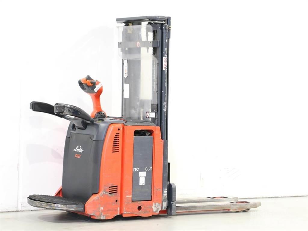 Linde D12AP/133 Ručni električni viličar