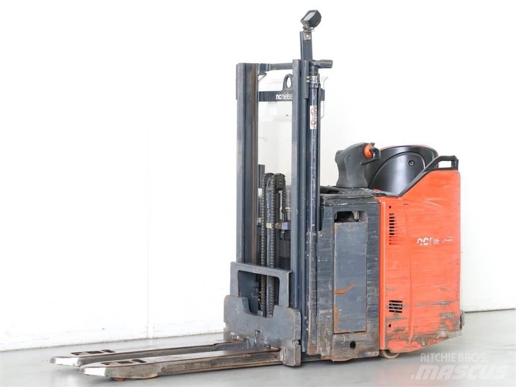 Linde D12SP/133 Ručni električni viličar