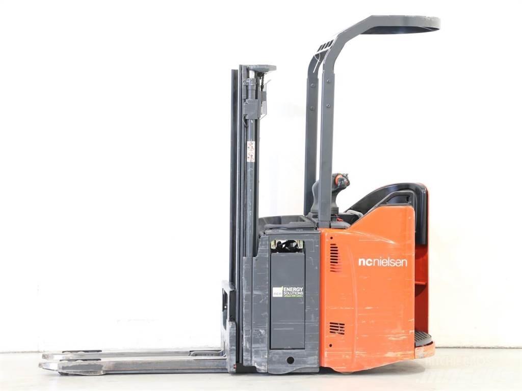 Linde D12SP/133 Ručni električni viličar