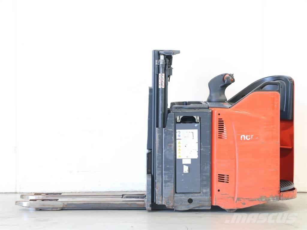 Linde D12SP/133-01 Ručni električni viličar