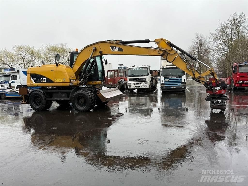 CAT M313 D Bageri na kotačima
