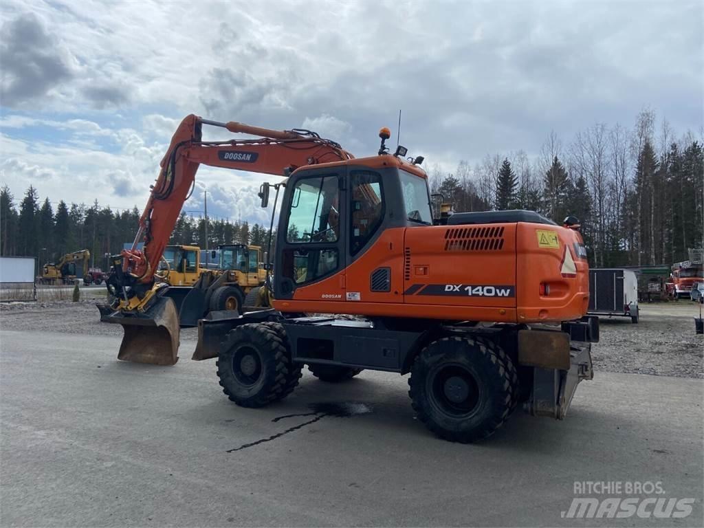 Doosan DX 140W Bageri na kotačima