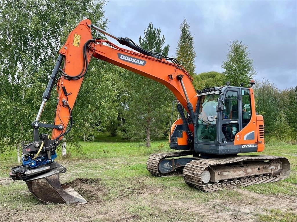 Doosan DX140LC Bageri gusjeničari