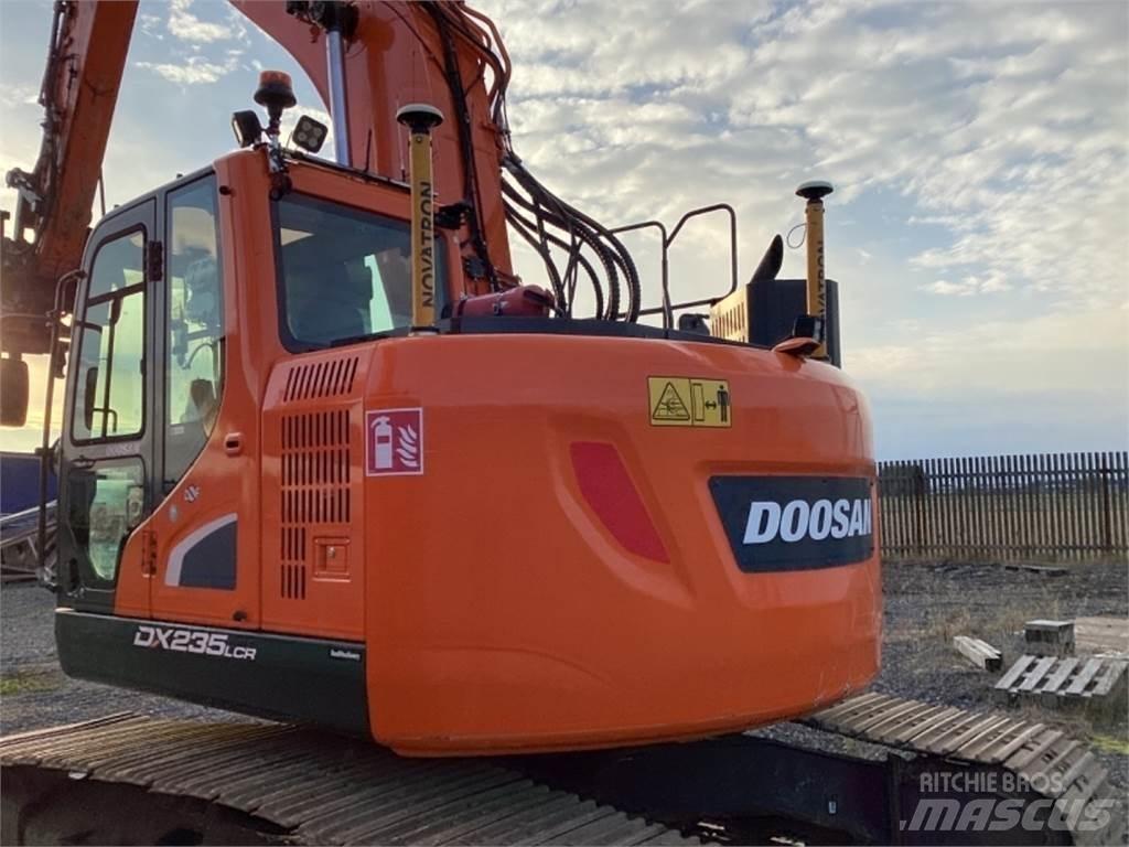 Doosan DX235 LCR Bageri gusjeničari