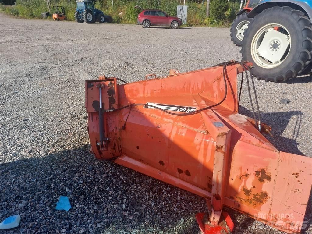 Esko 251 Ostali strojevi za ceste i snijeg