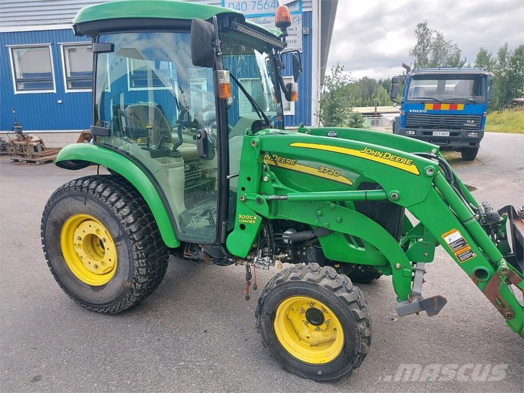 John Deere 3720 Traktori