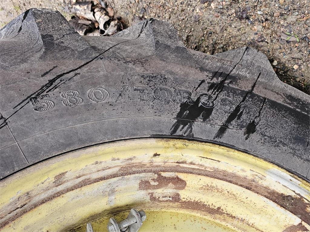 John Deere 6800 Traktori