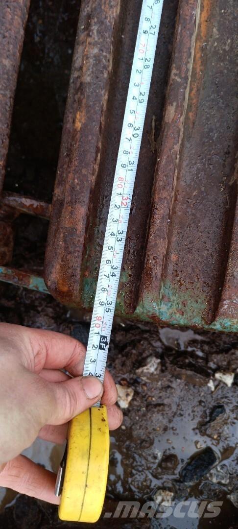  Kaivuri telat Gusjenice, lanci i podvozje