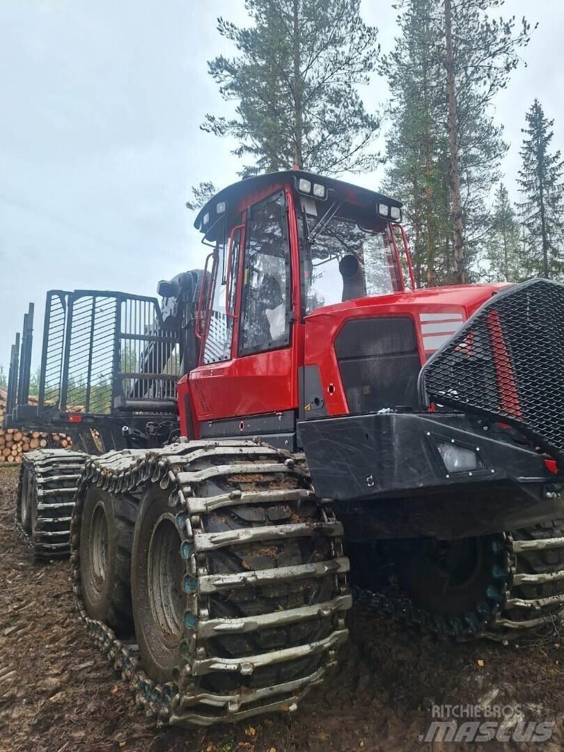 Komatsu 895 Forvarderi