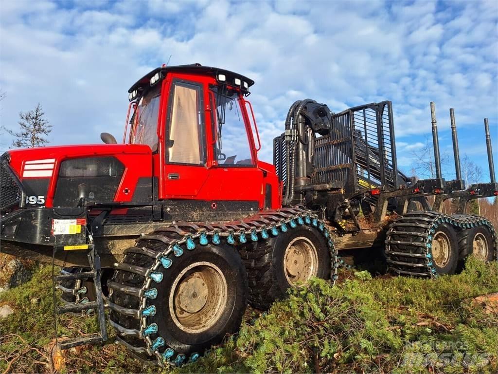 Komatsu 895 Forvarderi