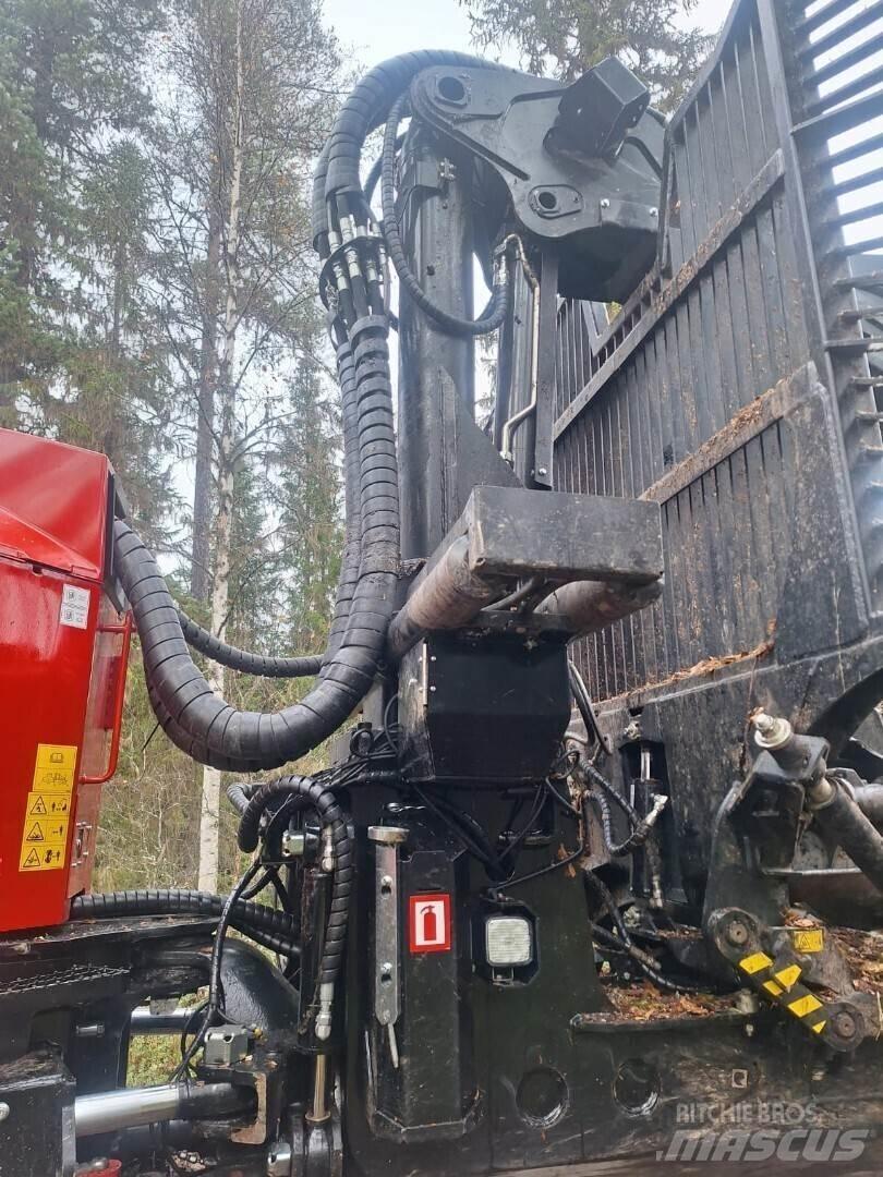 Komatsu 895 Forvarderi