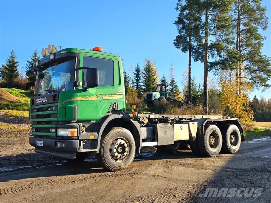 Scania 124C 6X4 Rol kiper kamioni s kukama za dizanje