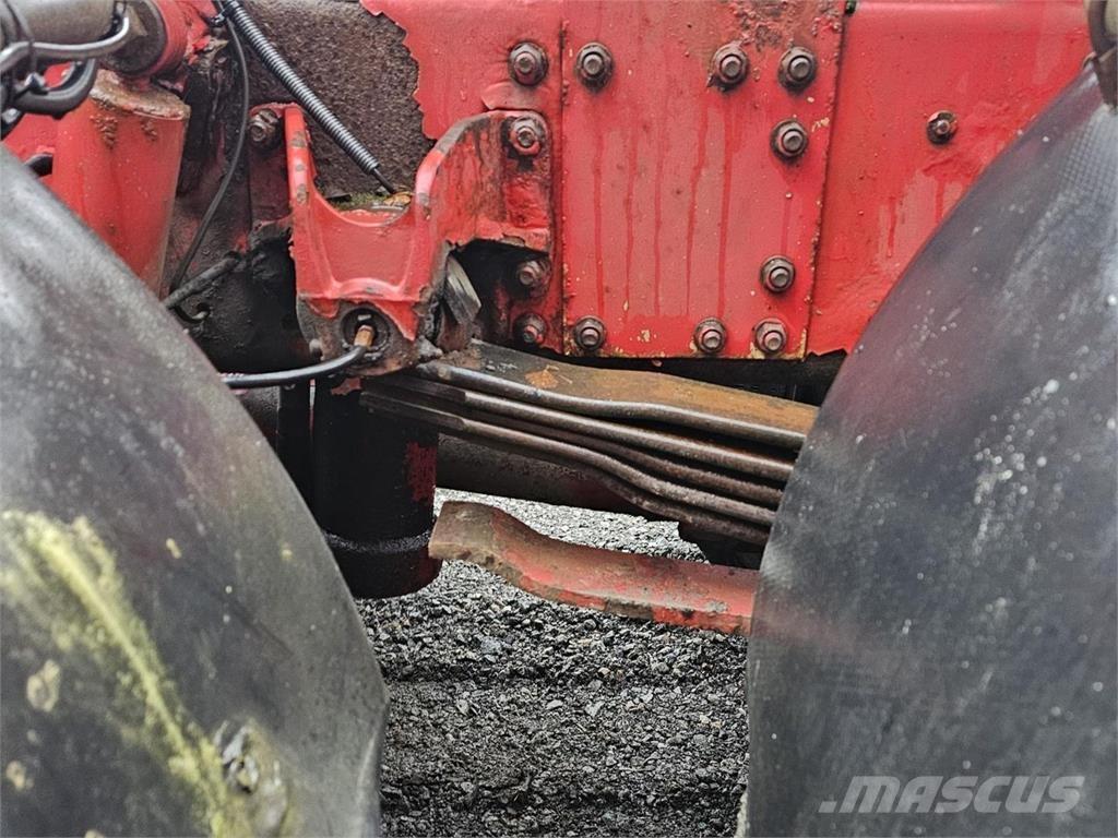 Sisu E12M 8X2 Rol kiper kamioni s kukama za dizanje