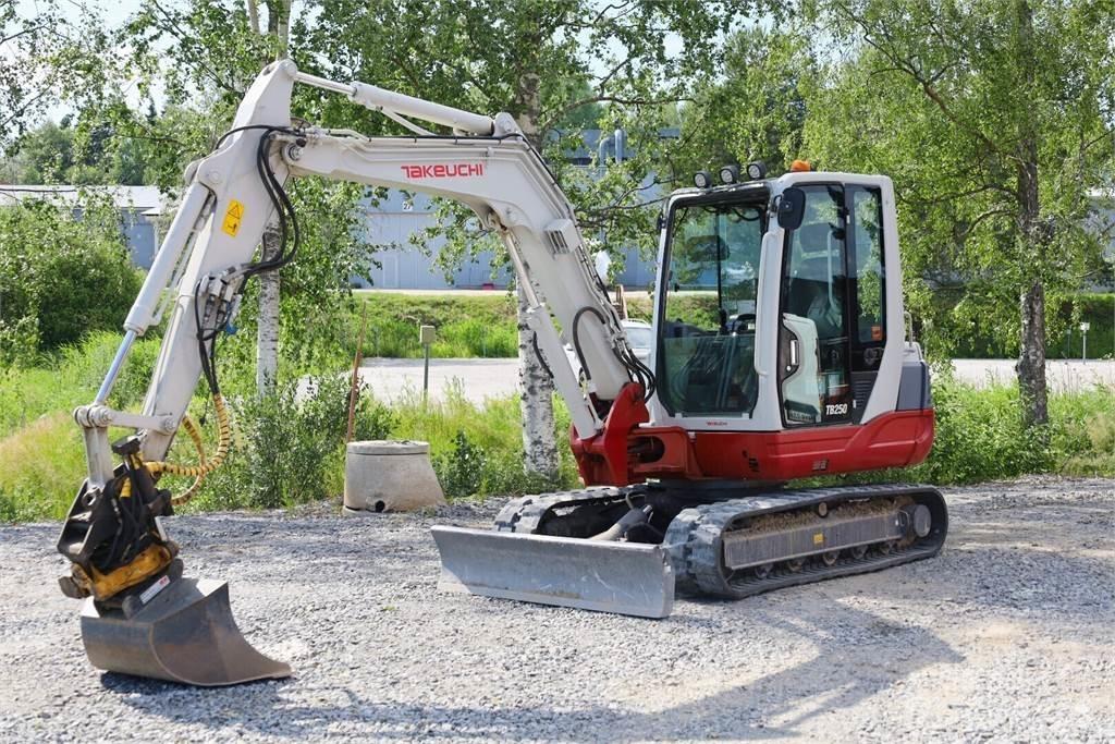 Takeuchi TB250 Mini bageri <7t