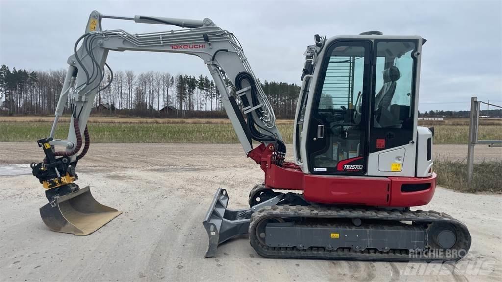 Takeuchi TB257FR Mini bageri <7t