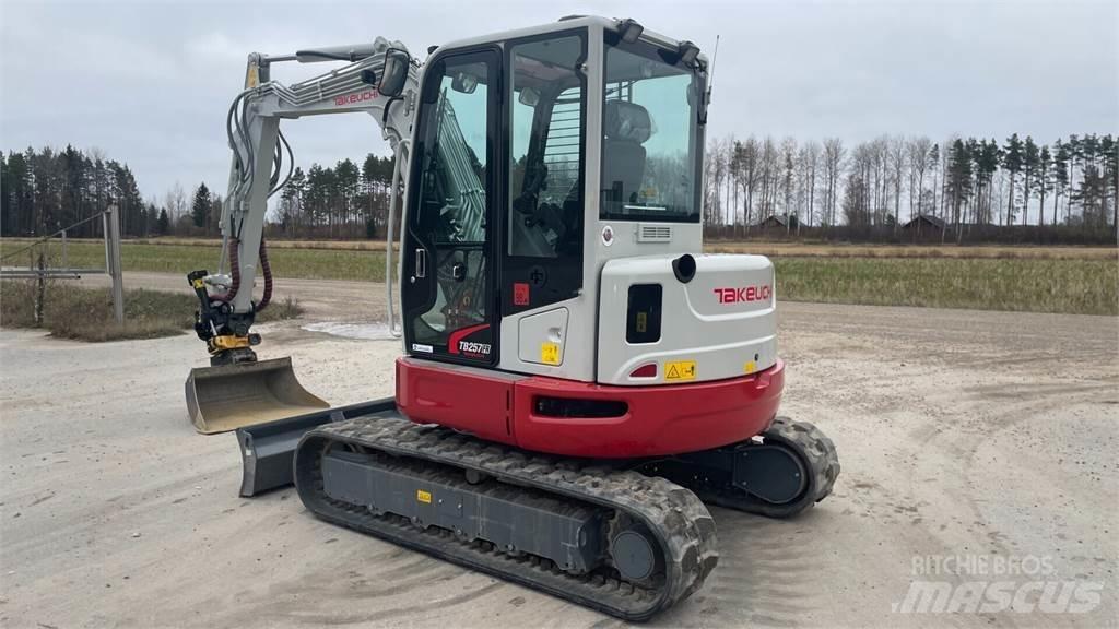 Takeuchi TB257FR Mini bageri <7t