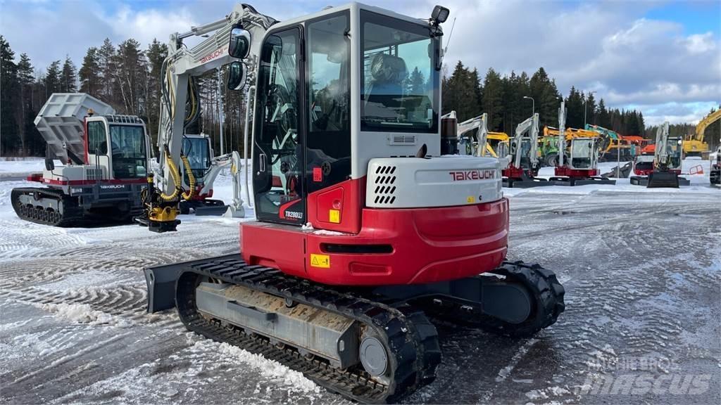 Takeuchi TB280FR Midi bageri 7t – 12t