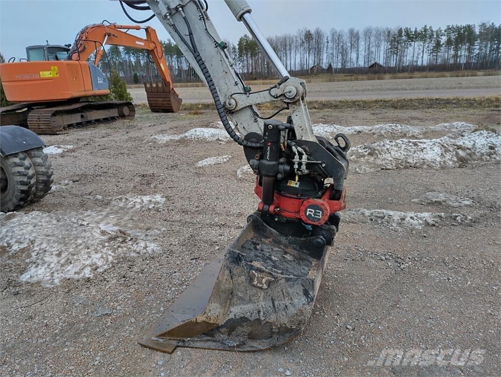 Takeuchi TB295W Bageri na kotačima