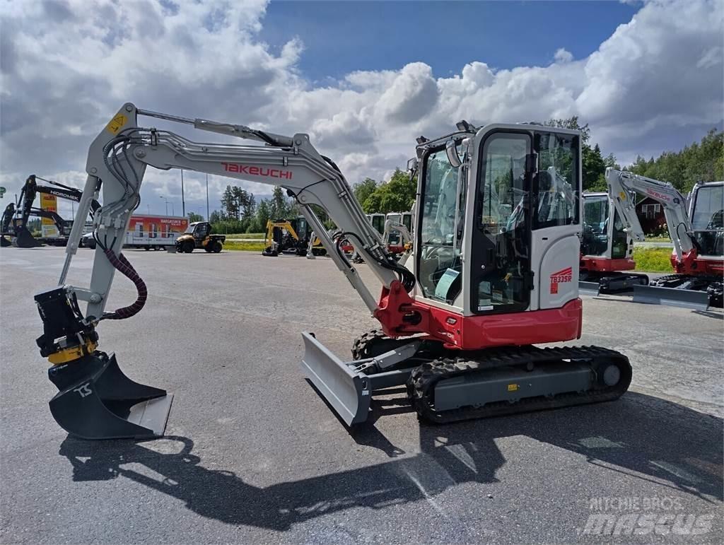 Takeuchi TB335R Mini bageri <7t