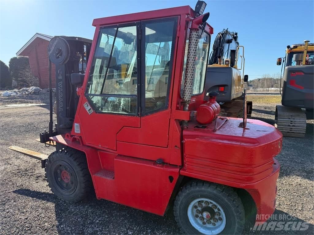 Toyota 02-5 FD35 Dizelski viličari